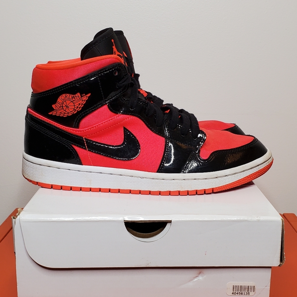 Air Jordan 1 Mid Hot Punch